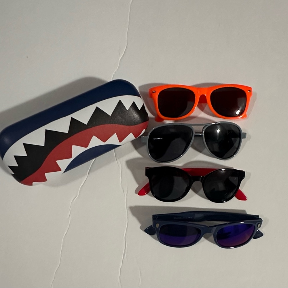 Boys 1-4 years Sunglasses set of 4 Used